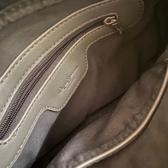 Pepe Jeans London Unisex Dark Navy Crossbody Shoulder Bag Adjustable Strap - Picture 4 of 10